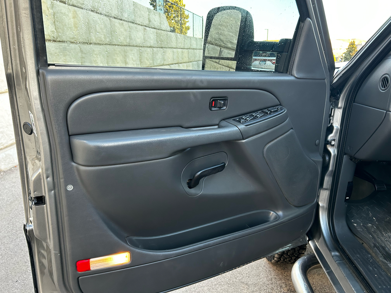 Chevrolet Silverado 3500 LT1 Crew Cab 4WD DRW 2006