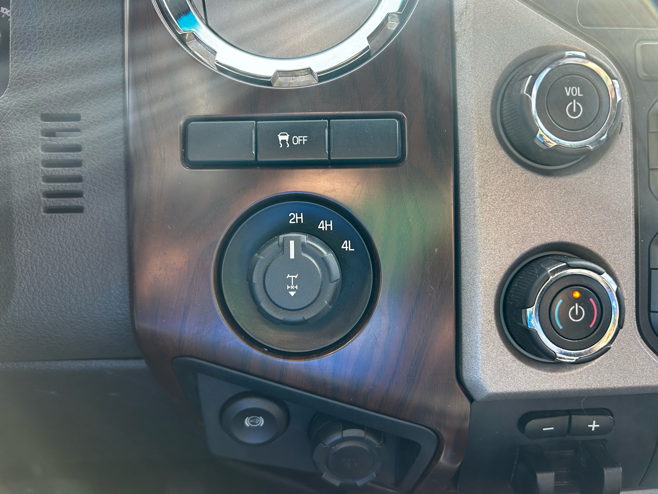 Ford F-350 SD Lariat Crew Cab 4WD 2016