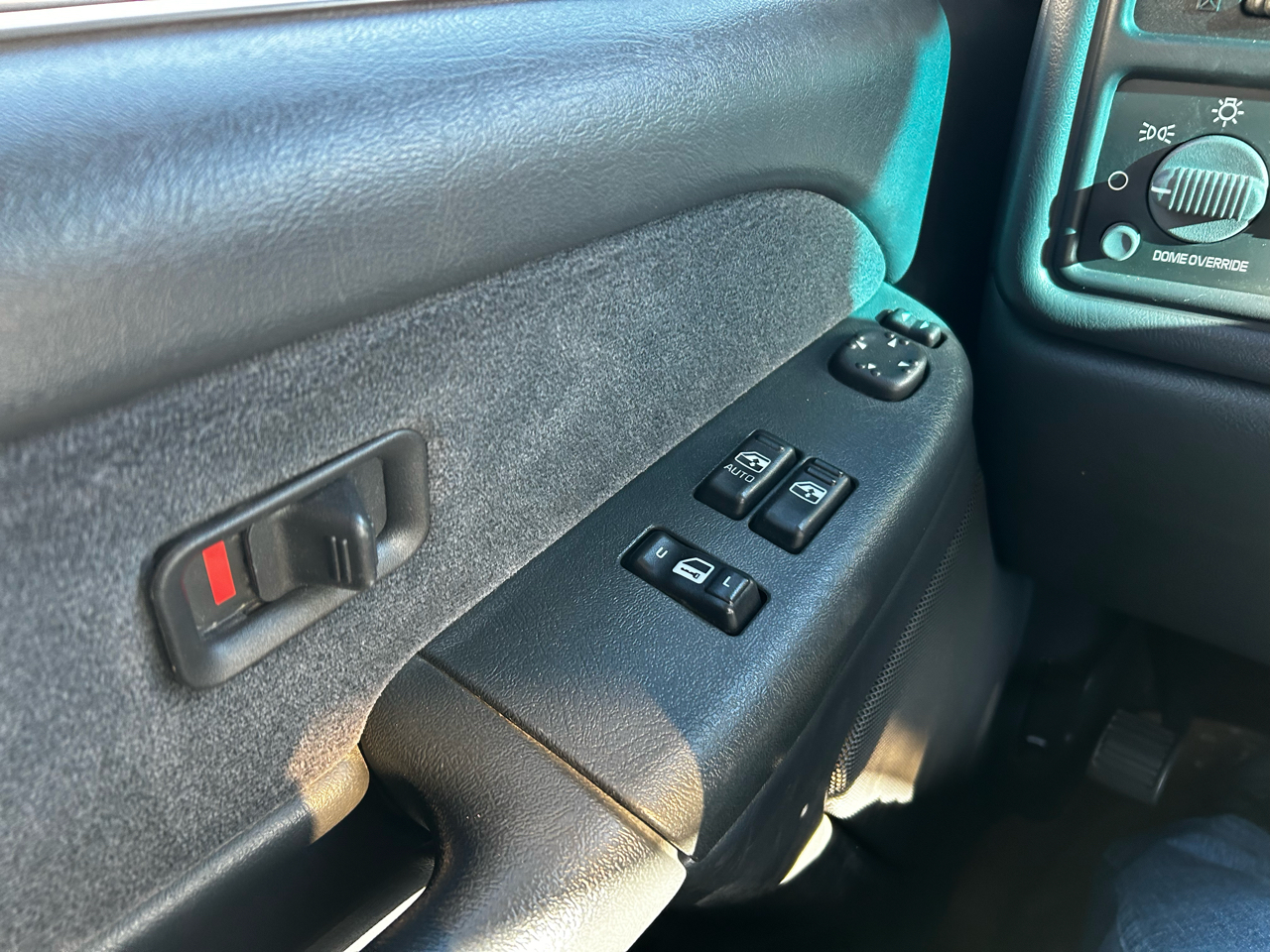 Chevrolet Silverado 2500HD LS Ext. Cab 4WD 2001