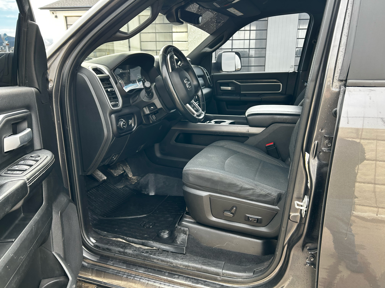 RAM 3500 Big Horn Crew Cab LWB 4WD 2022