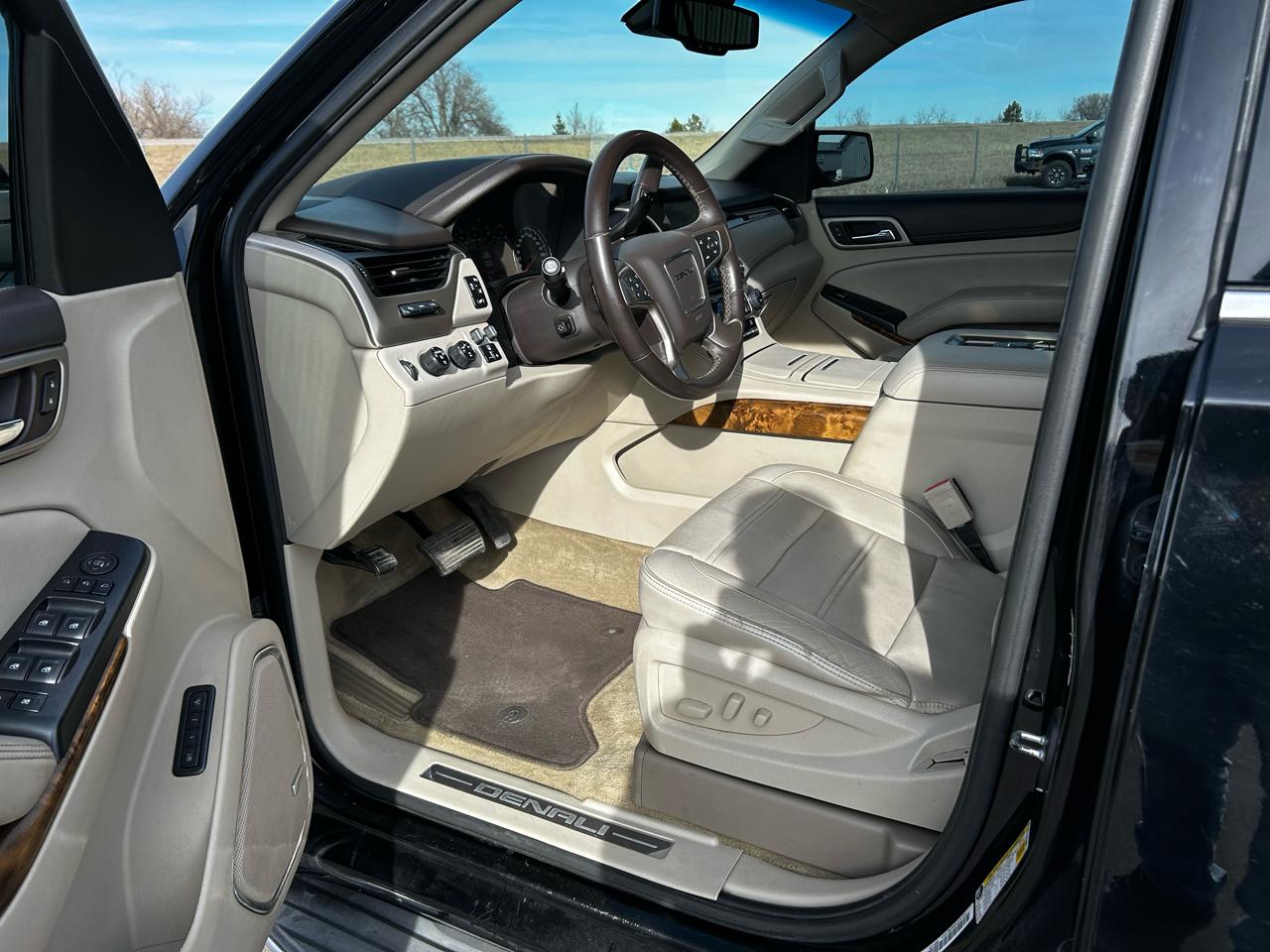 GMC Yukon Denali 4WD 2015