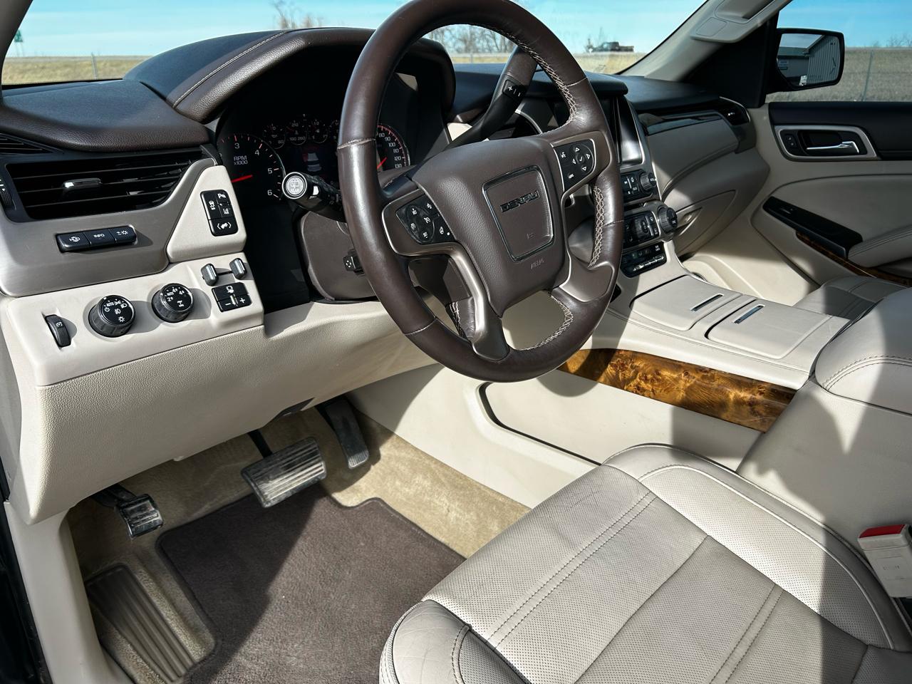 GMC Yukon Denali 4WD 2015