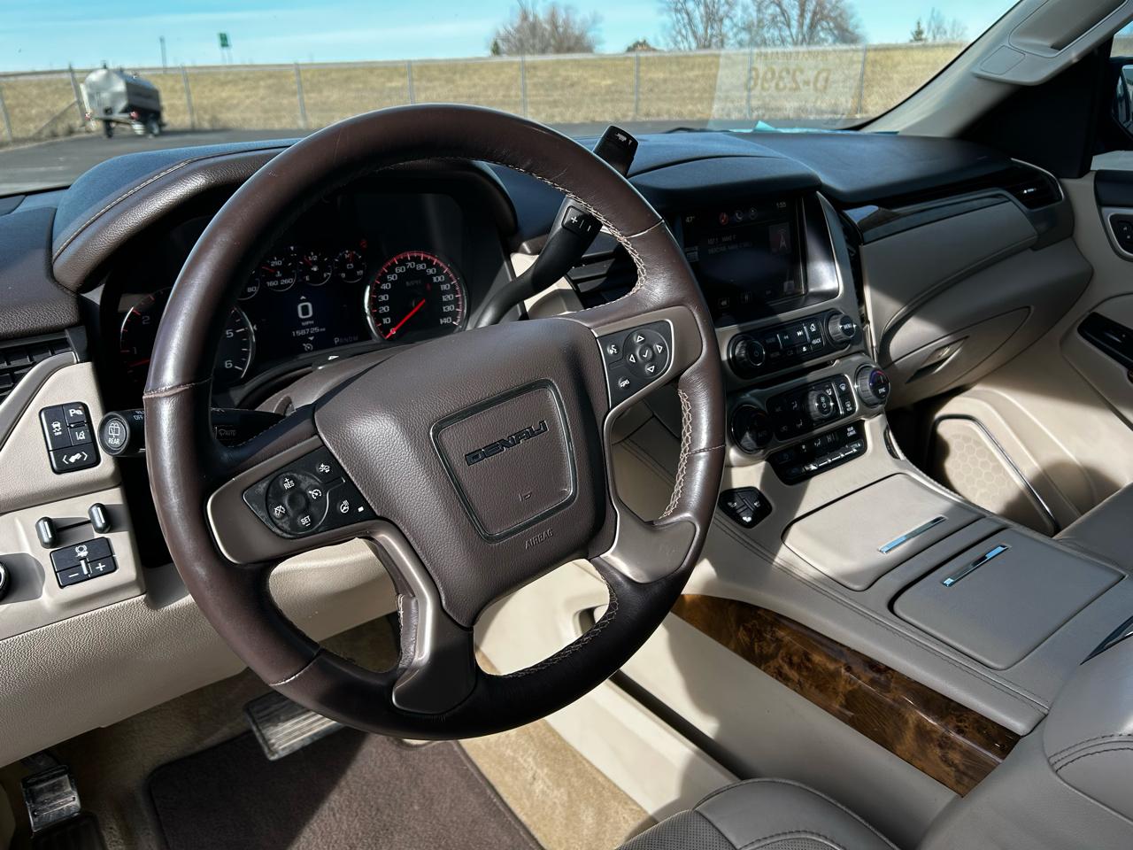 GMC Yukon Denali 4WD 2015