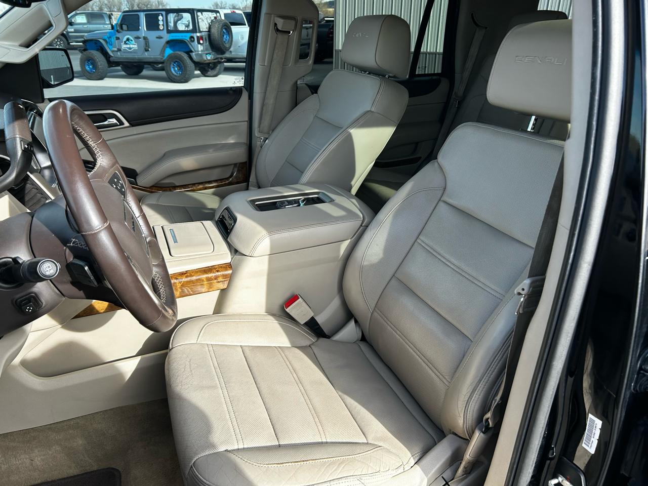 GMC Yukon Denali 4WD 2015