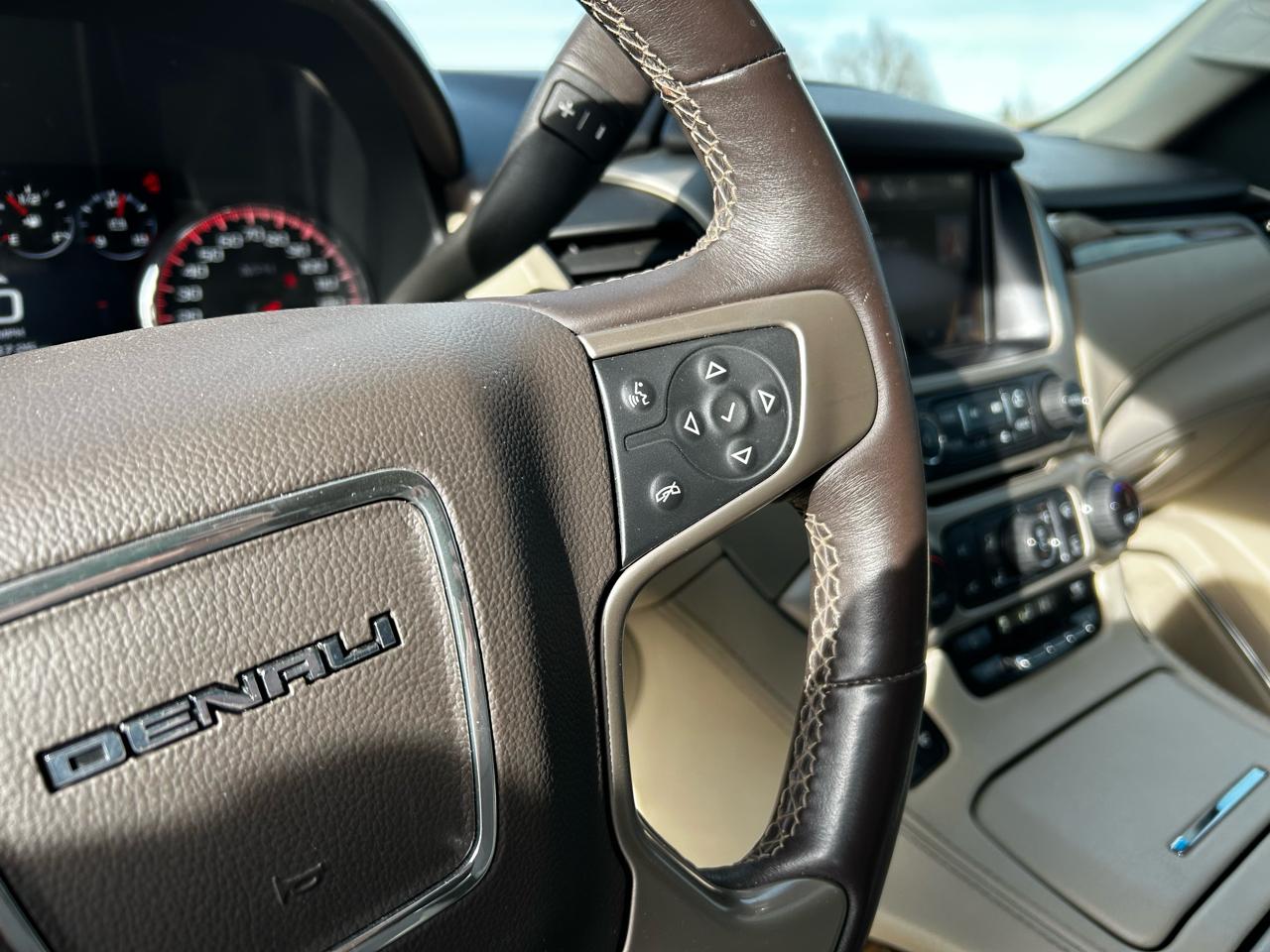 GMC Yukon Denali 4WD 2015