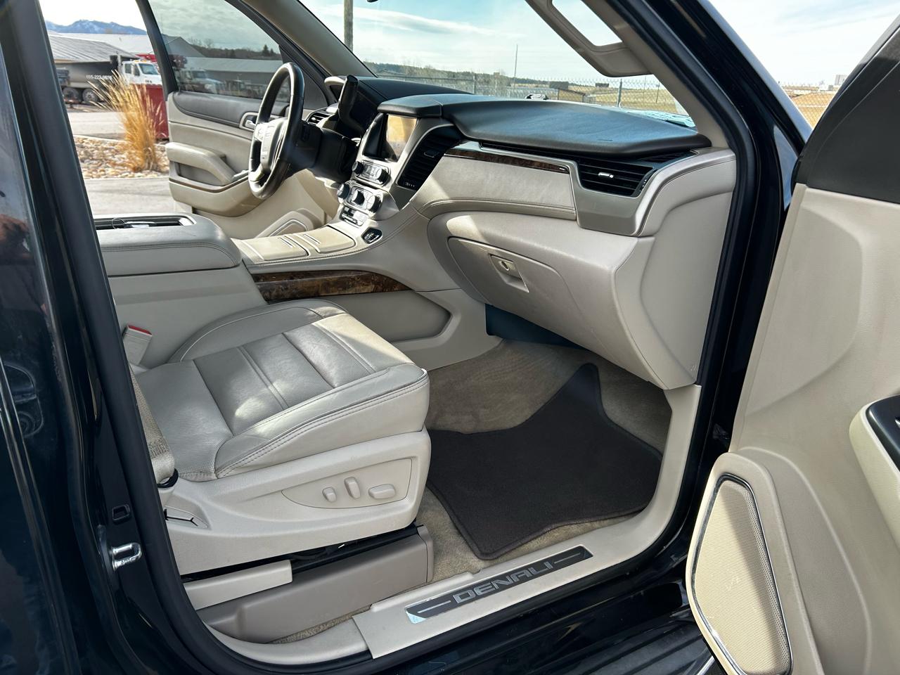 GMC Yukon Denali 4WD 2015