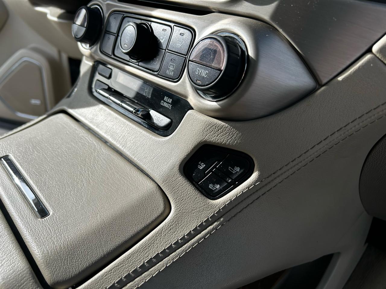 GMC Yukon Denali 4WD 2015