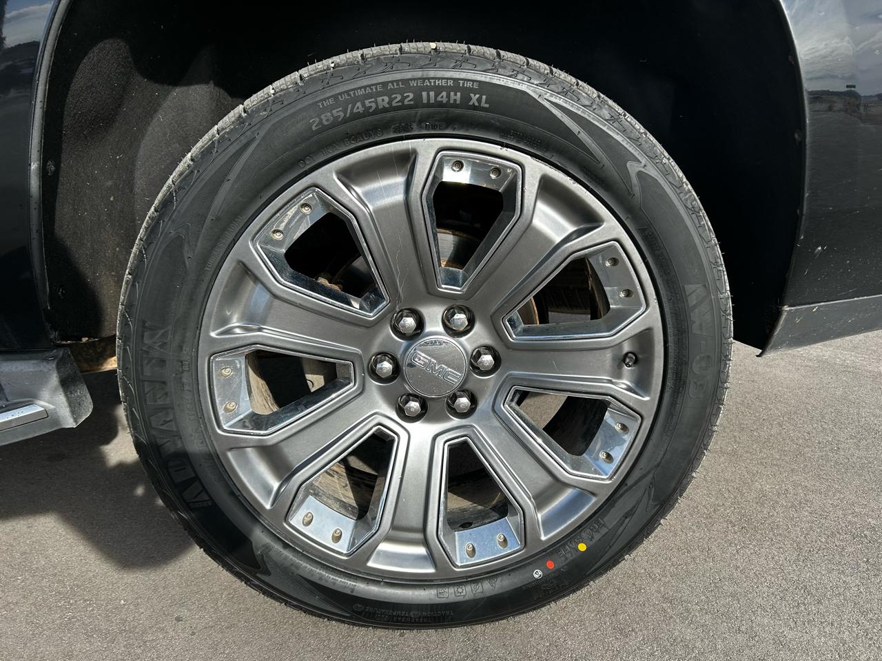 GMC Yukon Denali 4WD 2015