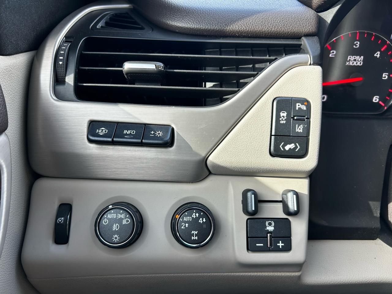 GMC Yukon Denali 4WD 2015