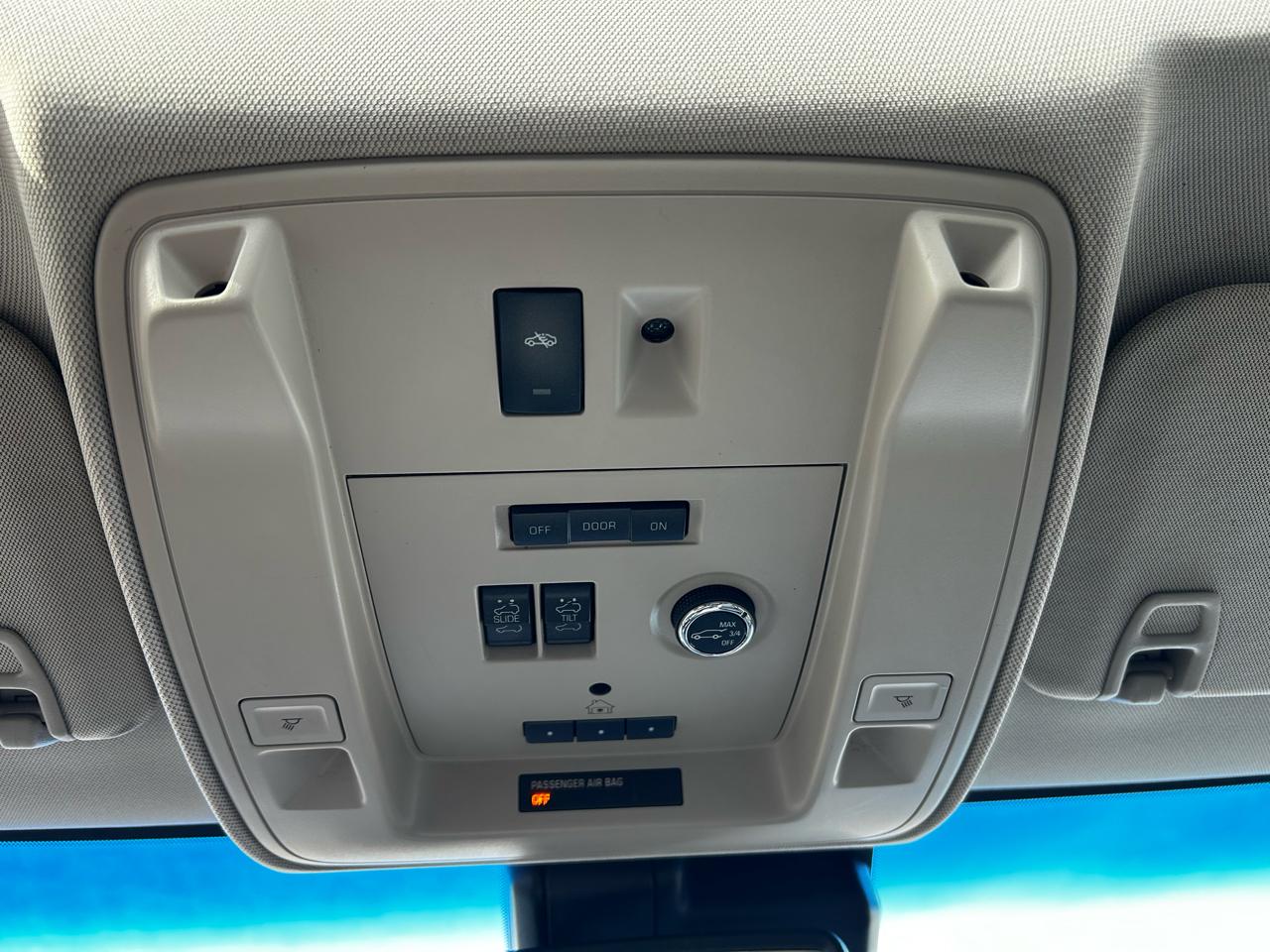 GMC Yukon Denali 4WD 2015