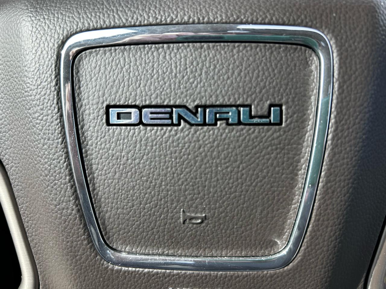 GMC Yukon Denali 4WD 2015