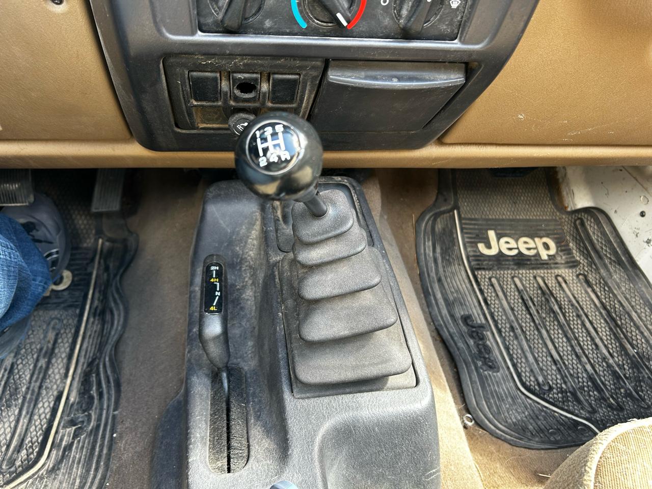 Jeep Wrangler SE 2001