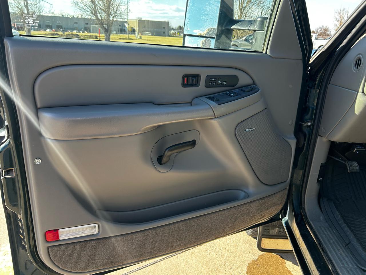 Chevrolet Silverado 2500HD LT Ext. Cab Short Bed 4WD 2004