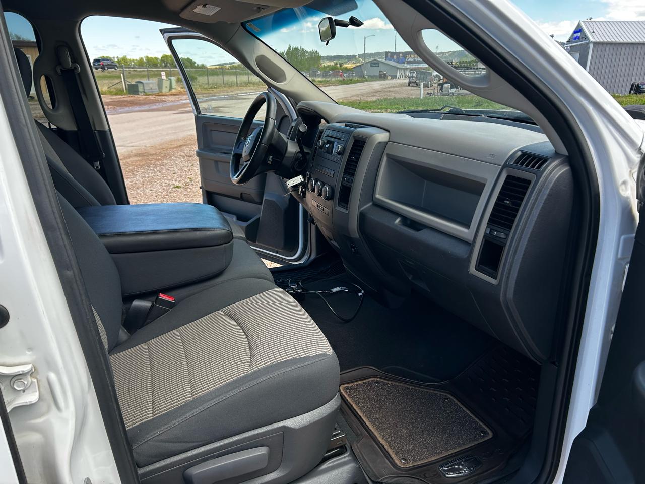 RAM 1500 SLT Quad Cab 4WD 2011