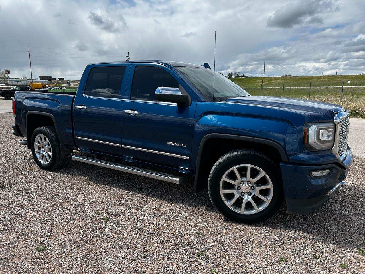 GMC Sierra 1500 Denali Crew Cab Long Box 4WD 2016