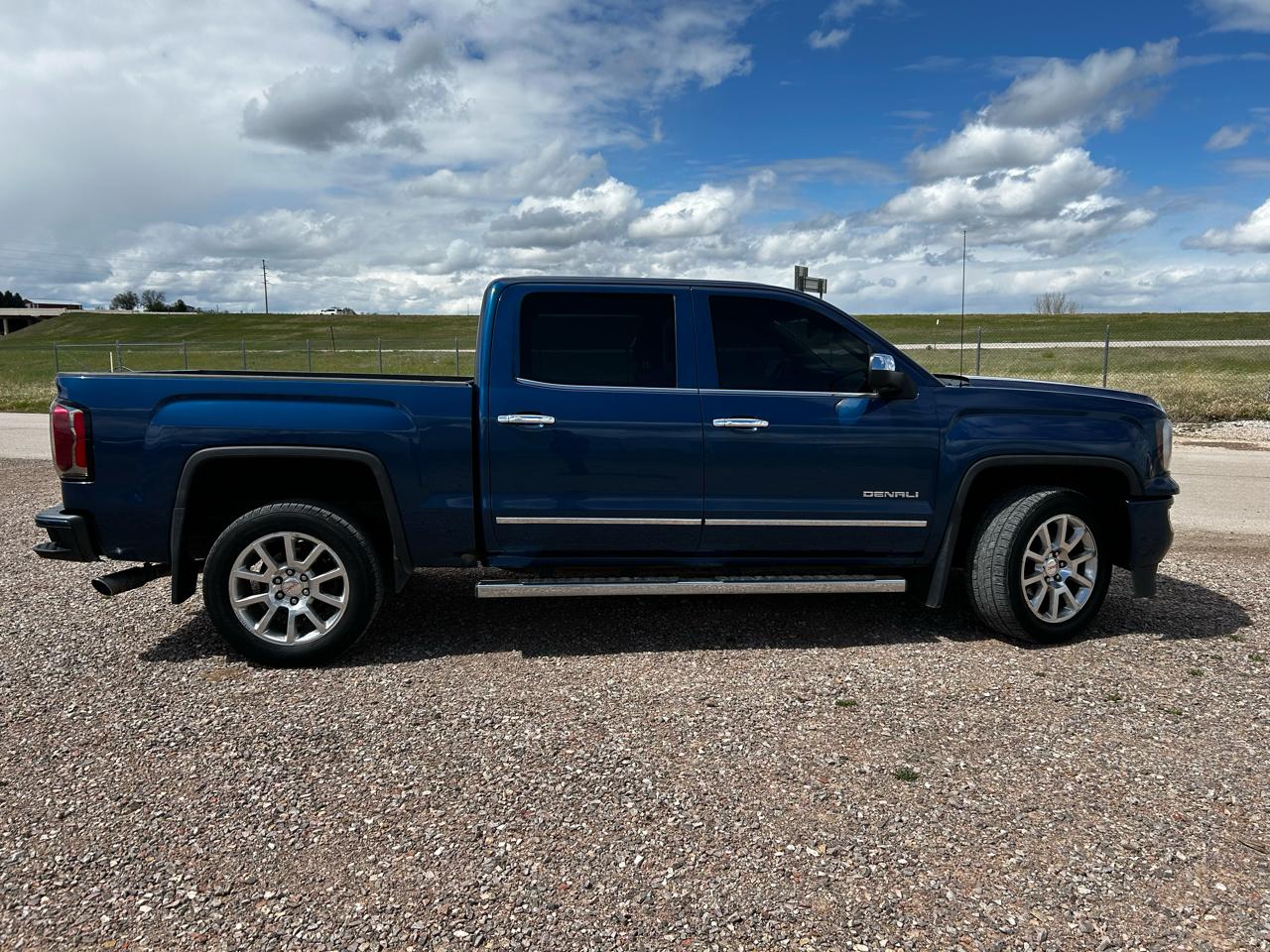 GMC Sierra 1500 Denali Crew Cab Long Box 4WD 2016