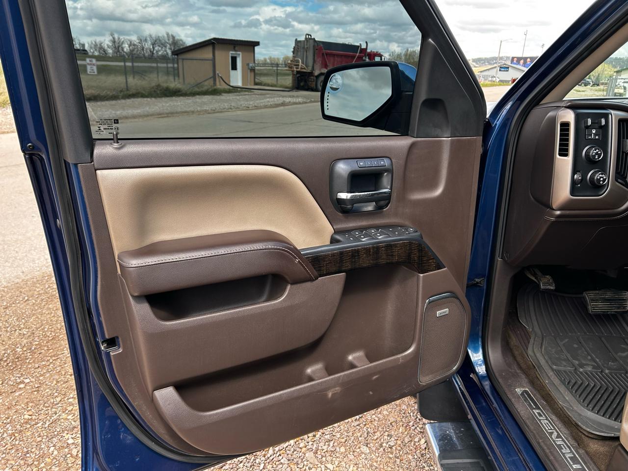 GMC Sierra 1500 Denali Crew Cab Long Box 4WD 2016