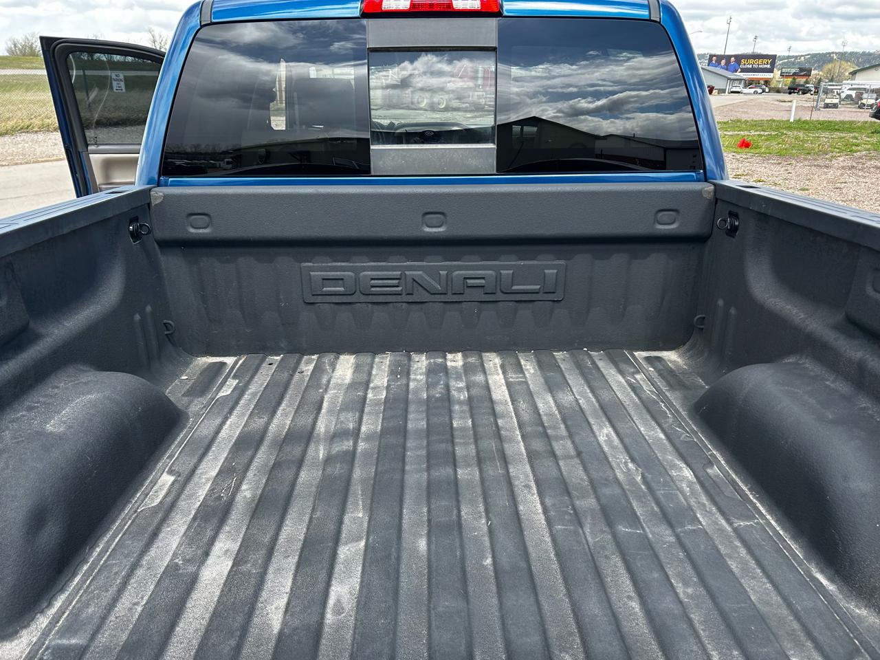 GMC Sierra 1500 Denali Crew Cab Long Box 4WD 2016