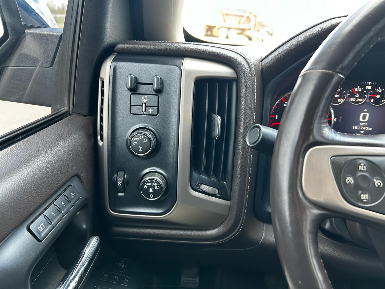 GMC Sierra 1500 Denali Crew Cab Long Box 4WD 2016