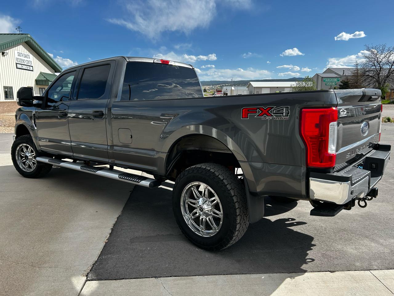 Ford F-250 SD XLT Crew Cab 4WD 2018