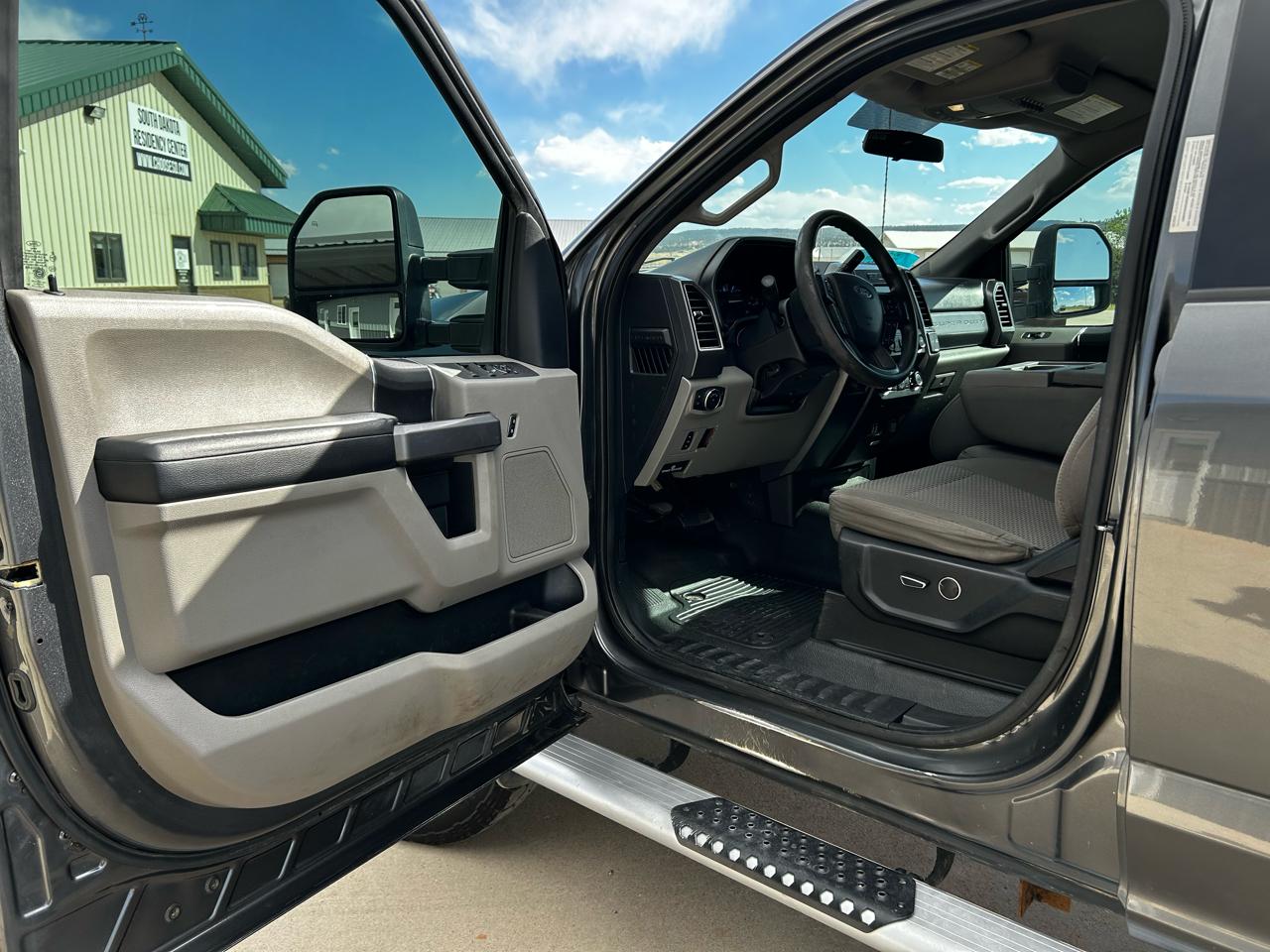 Ford F-250 SD XLT Crew Cab 4WD 2018