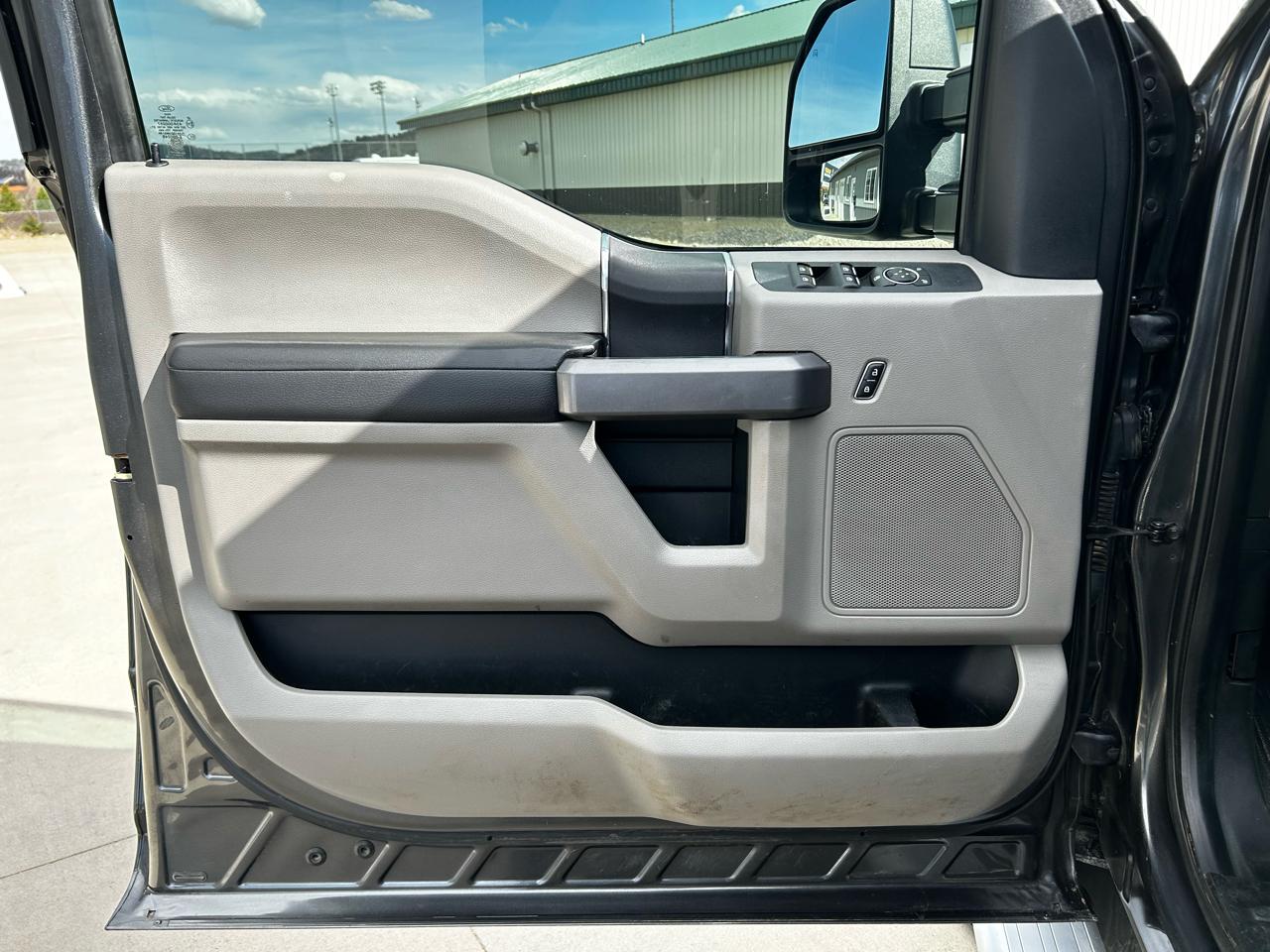 Ford F-250 SD XLT Crew Cab 4WD 2018