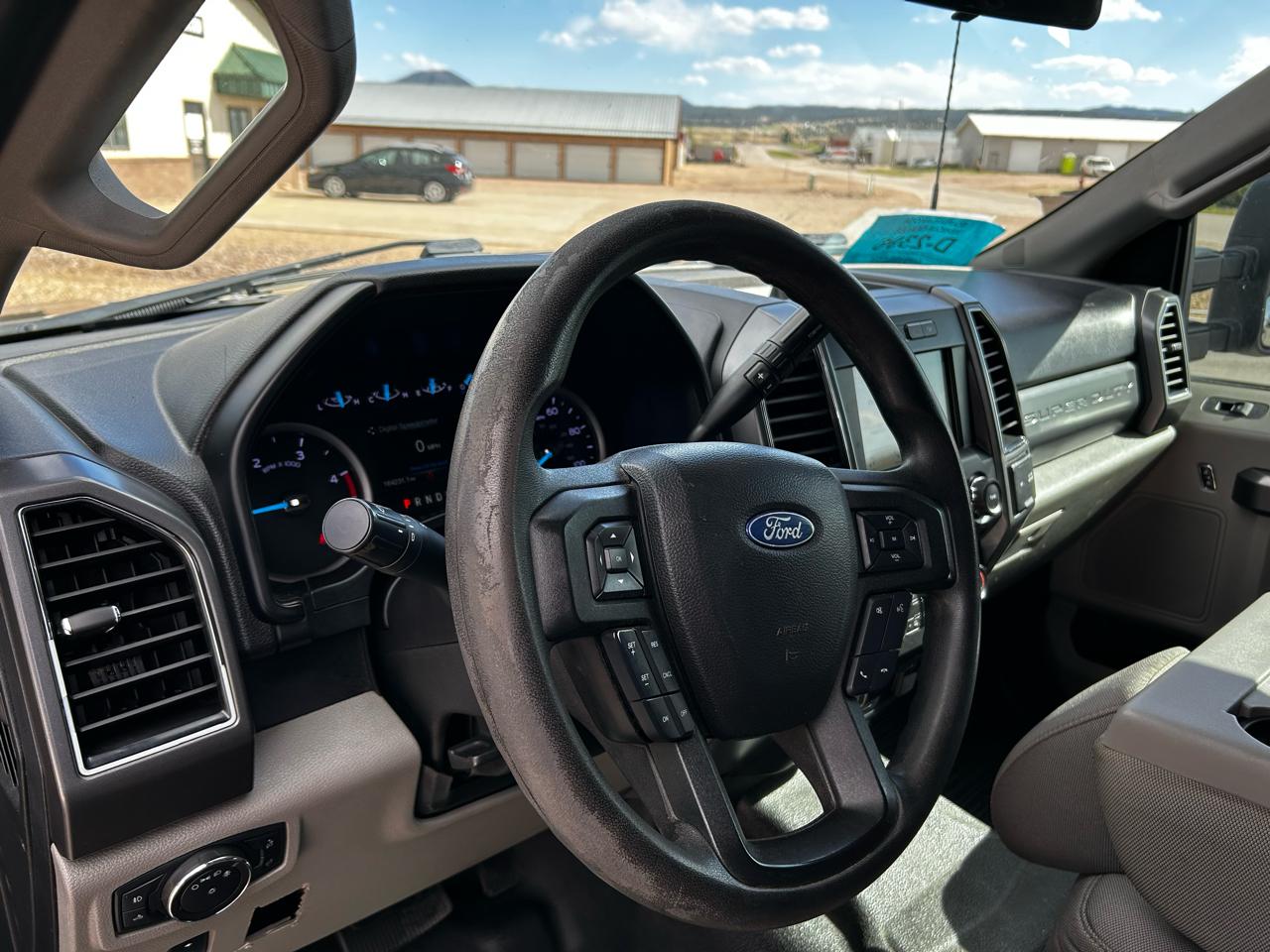 Ford F-250 SD XLT Crew Cab 4WD 2018