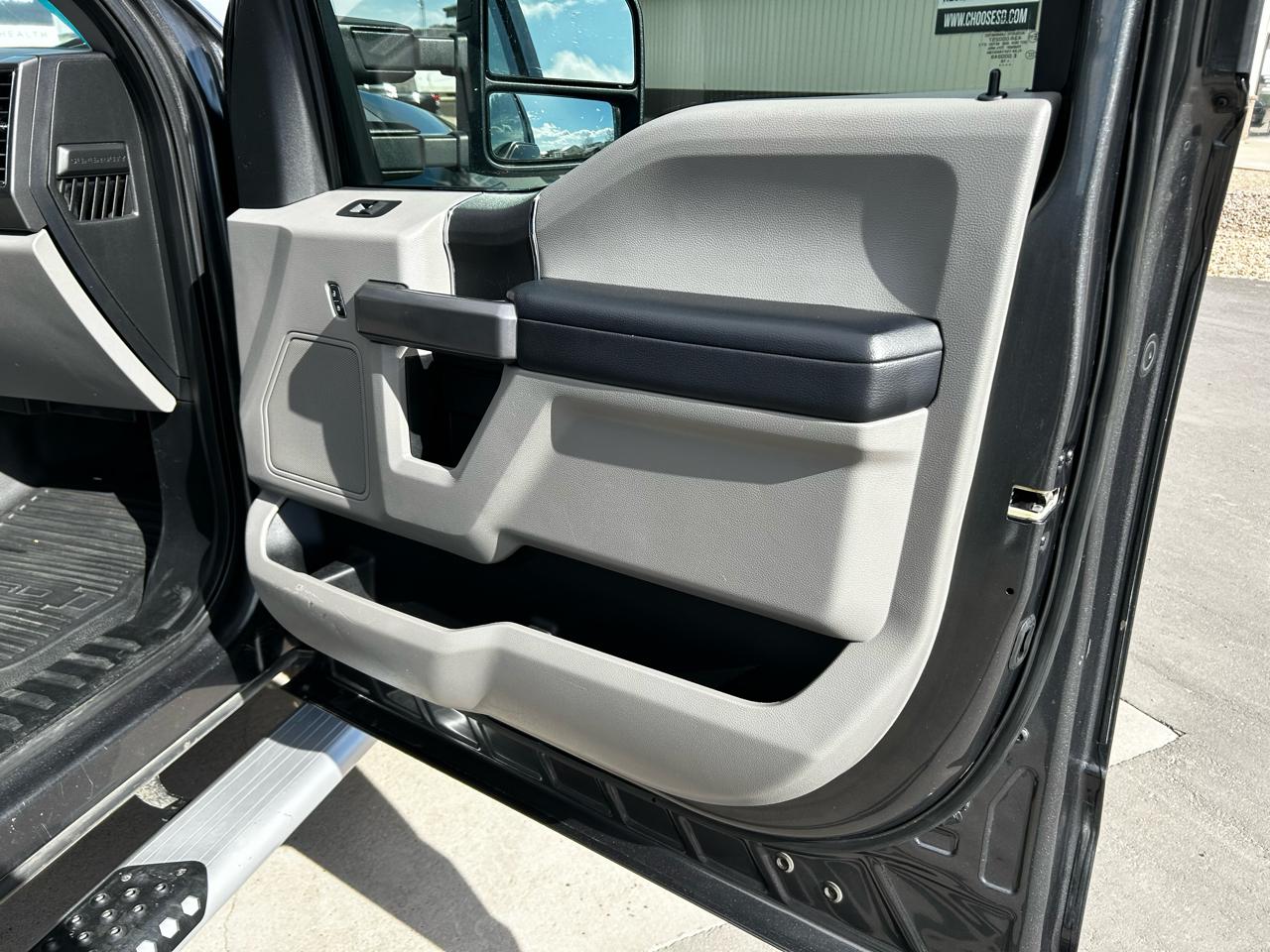 Ford F-250 SD XLT Crew Cab 4WD 2018