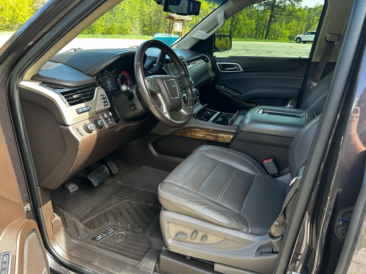GMC Yukon Denali 4WD 2015