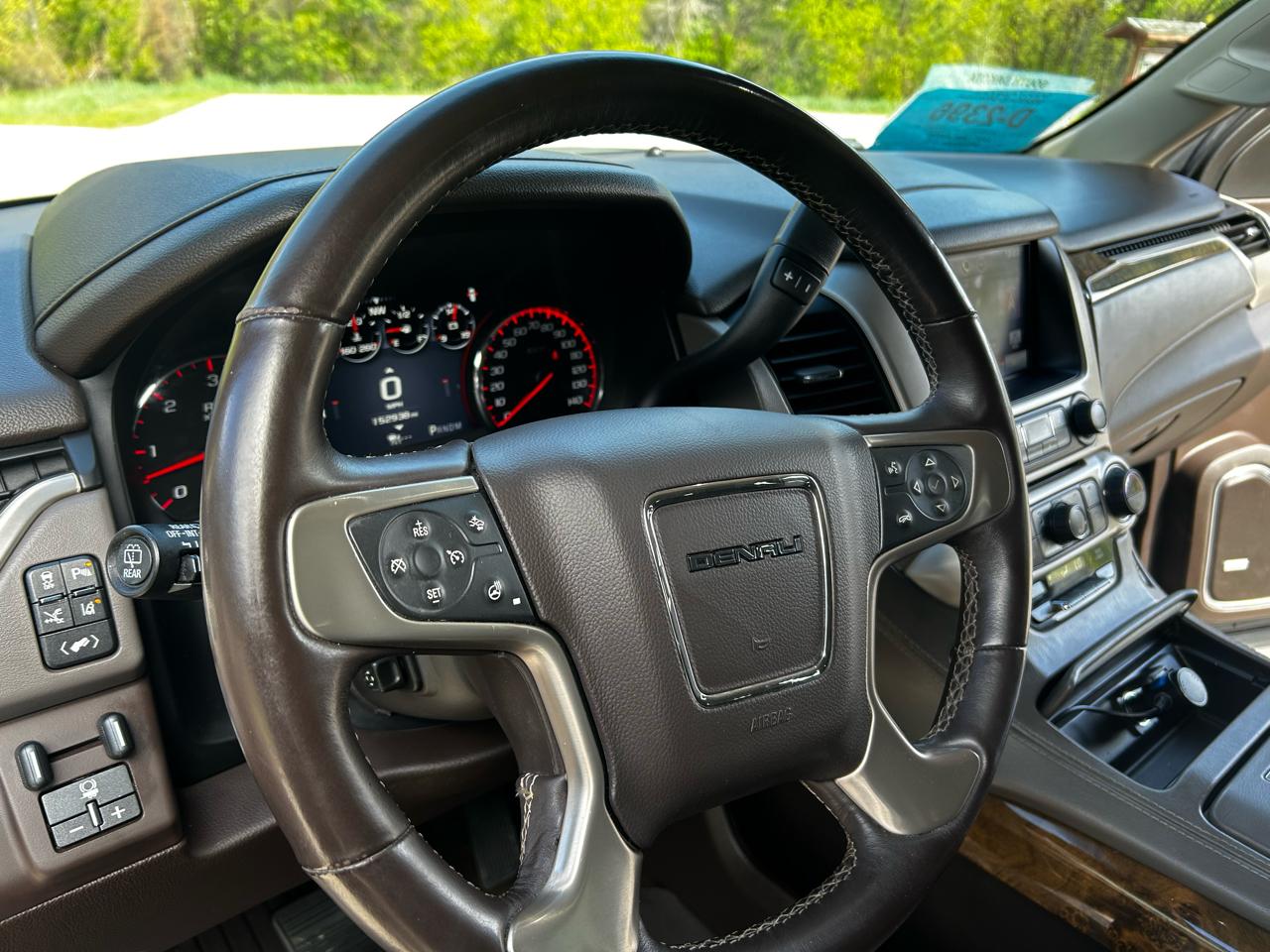 GMC Yukon Denali 4WD 2015