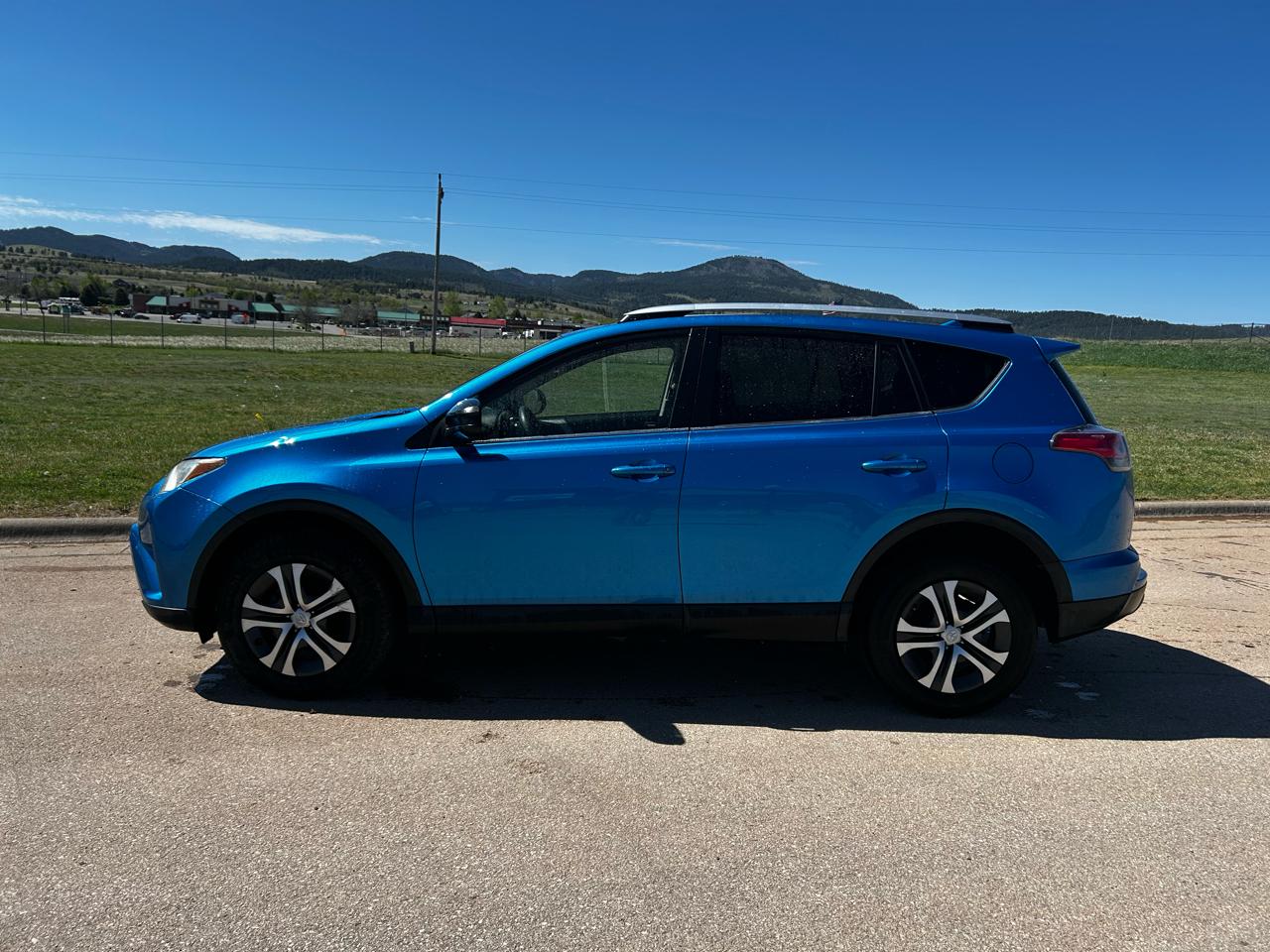 Toyota RAV4 LE AWD 2016