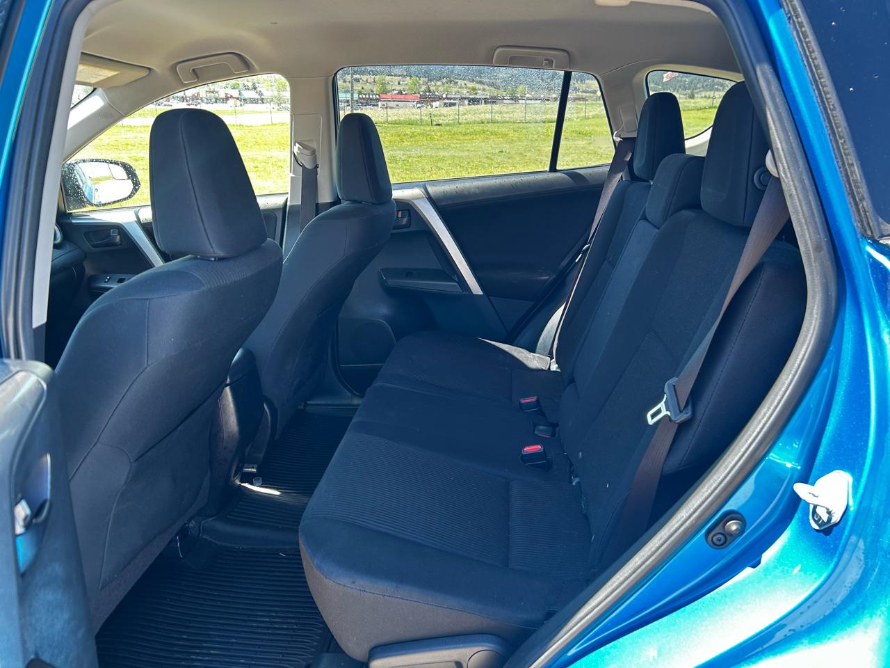 Toyota RAV4 LE AWD 2016