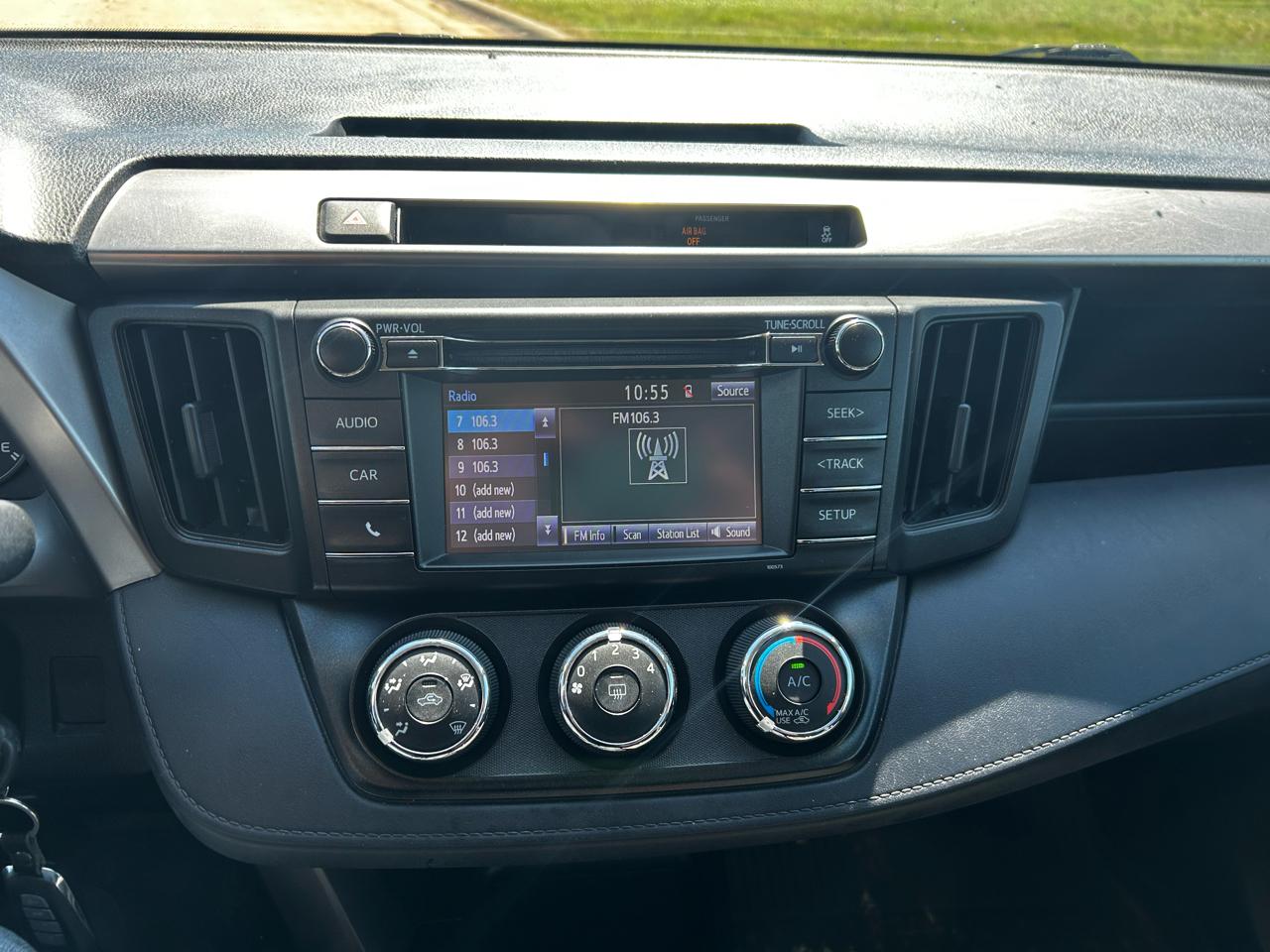 Toyota RAV4 LE AWD 2016