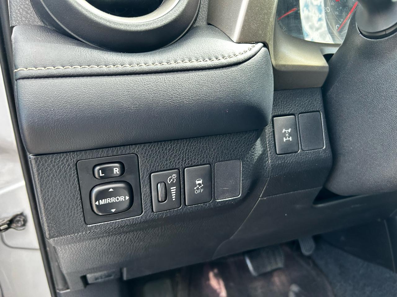 Toyota RAV4 XLE AWD 2013