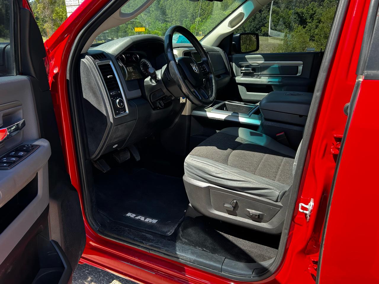 RAM 1500 SLT Crew Cab SWB 4WD 2014