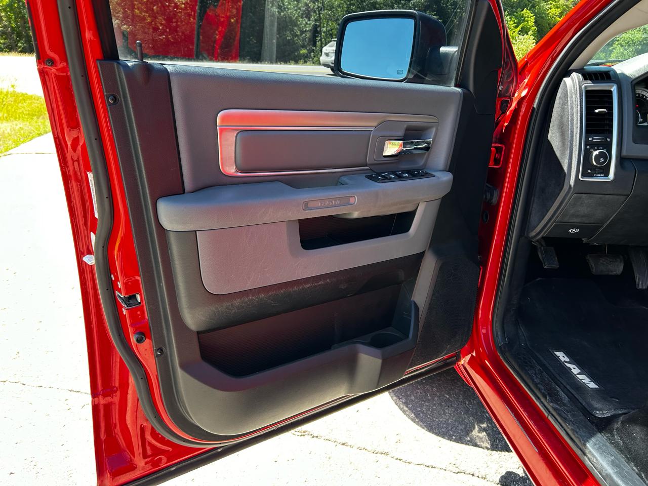 RAM 1500 SLT Crew Cab SWB 4WD 2014