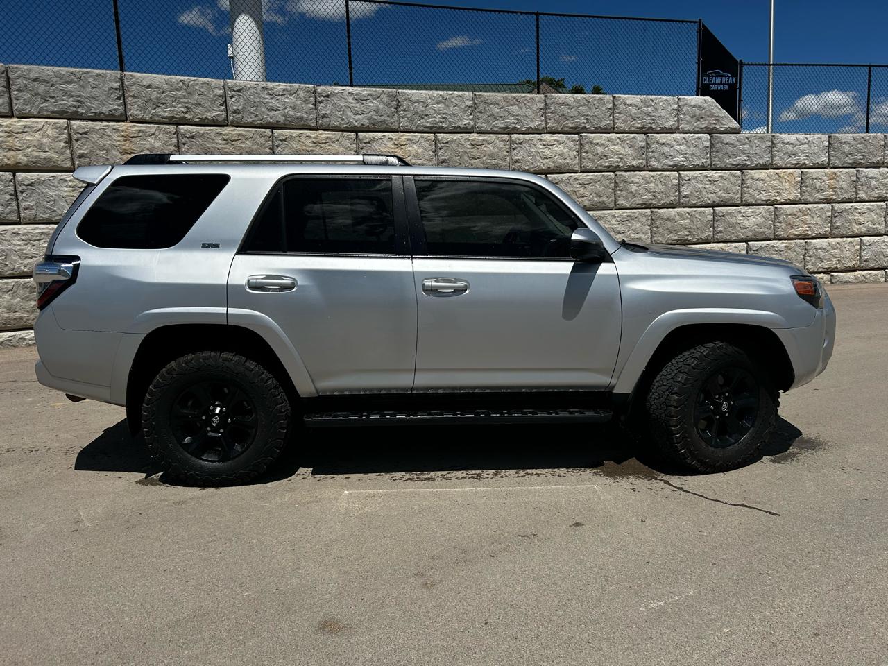 Toyota 4Runner SR5 4WD 2021