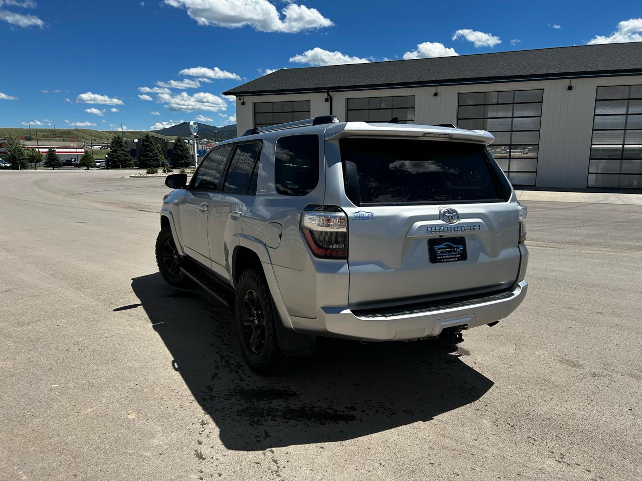 Toyota 4Runner SR5 4WD 2021