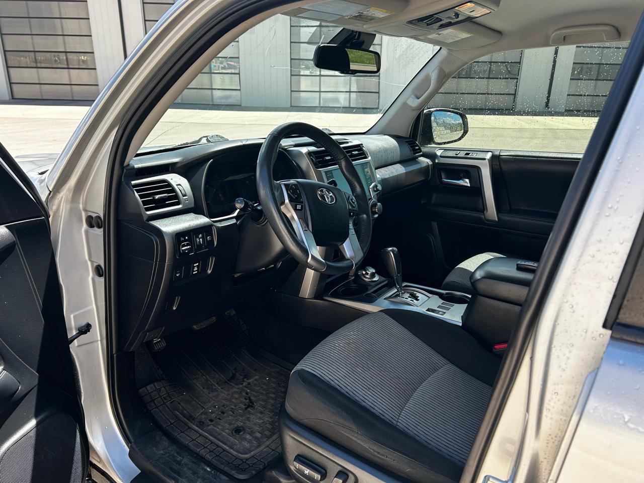 Toyota 4Runner SR5 4WD 2021