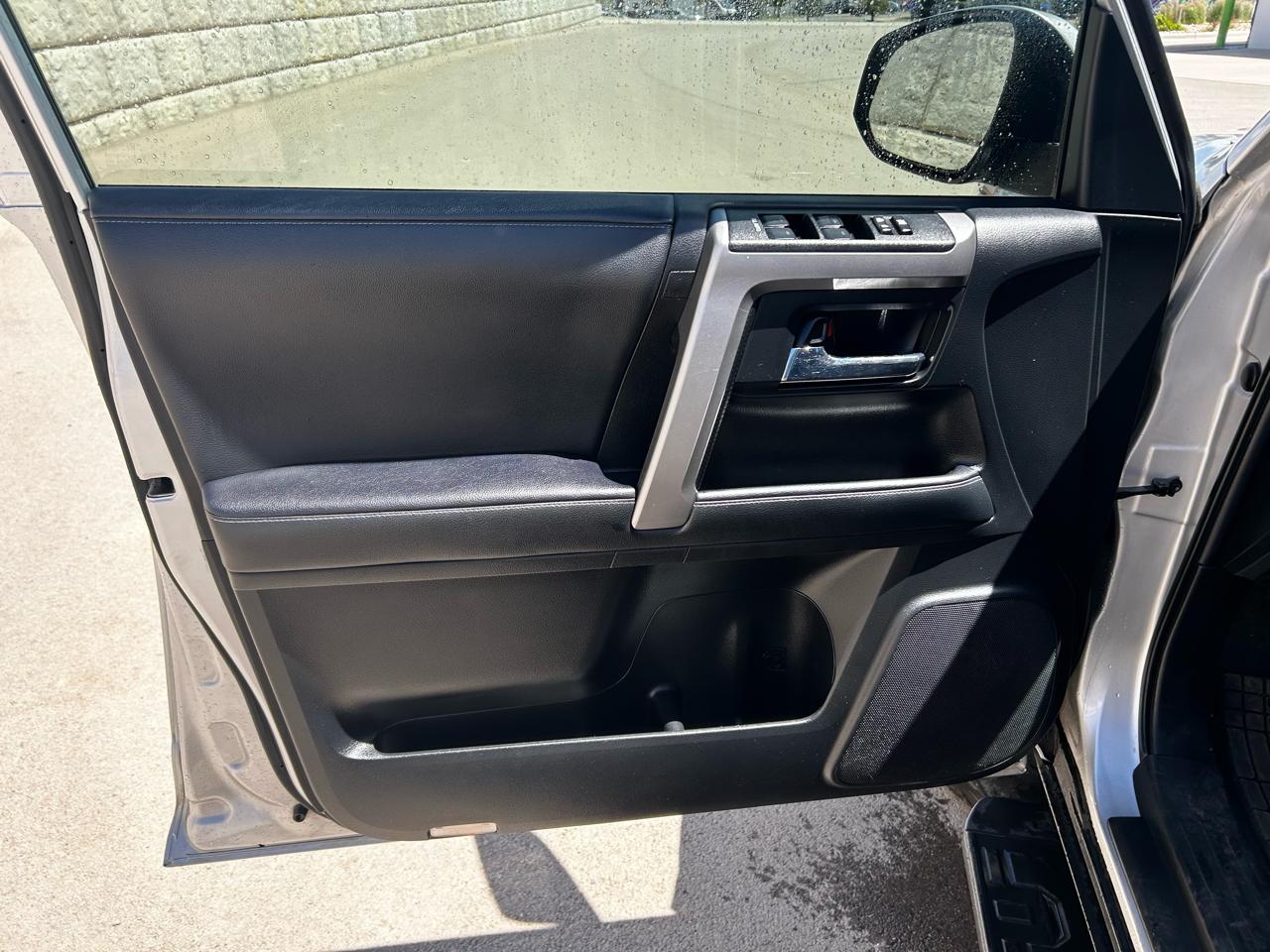 Toyota 4Runner SR5 4WD 2021