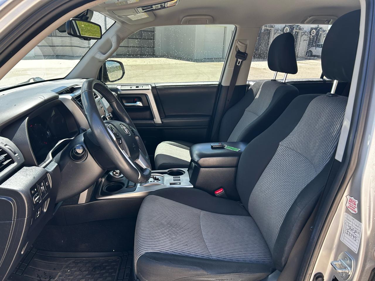 Toyota 4Runner SR5 4WD 2021