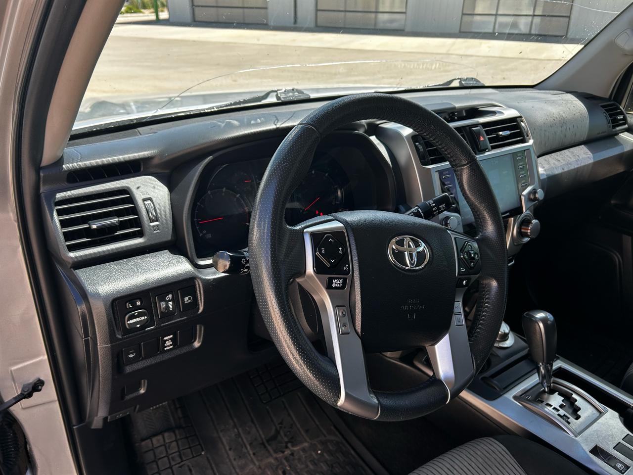 Toyota 4Runner SR5 4WD 2021