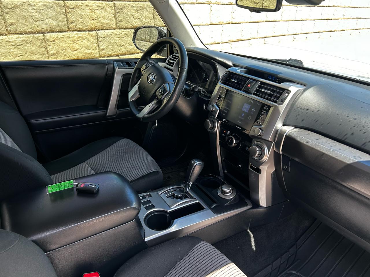 Toyota 4Runner SR5 4WD 2021