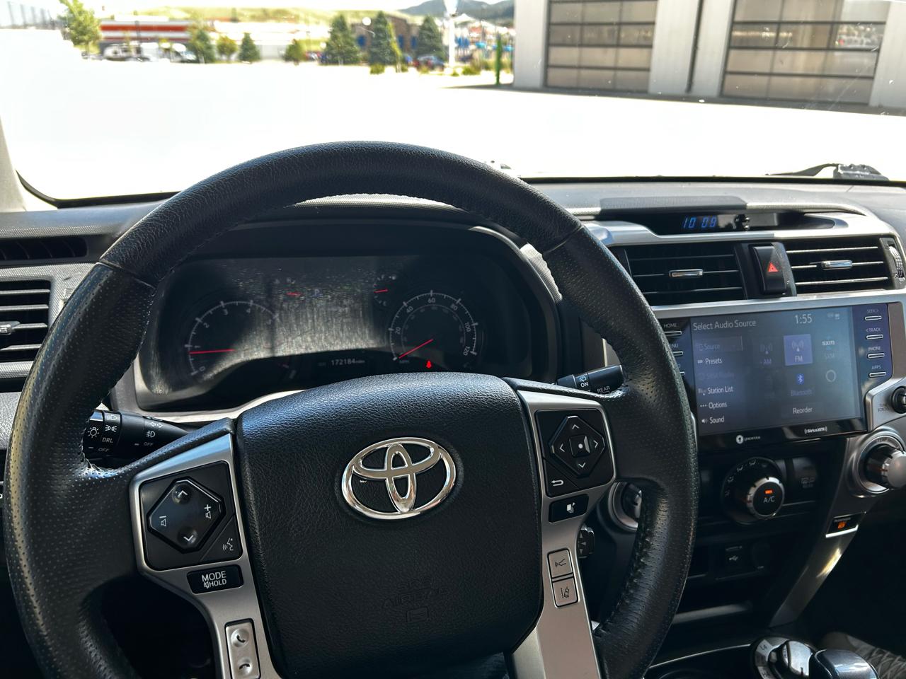 Toyota 4Runner SR5 4WD 2021