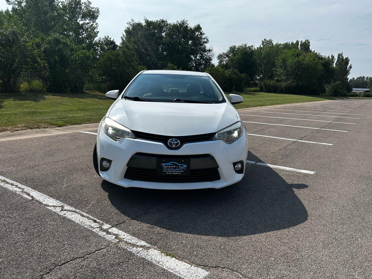 Toyota Corolla LE Plus CVT 2016