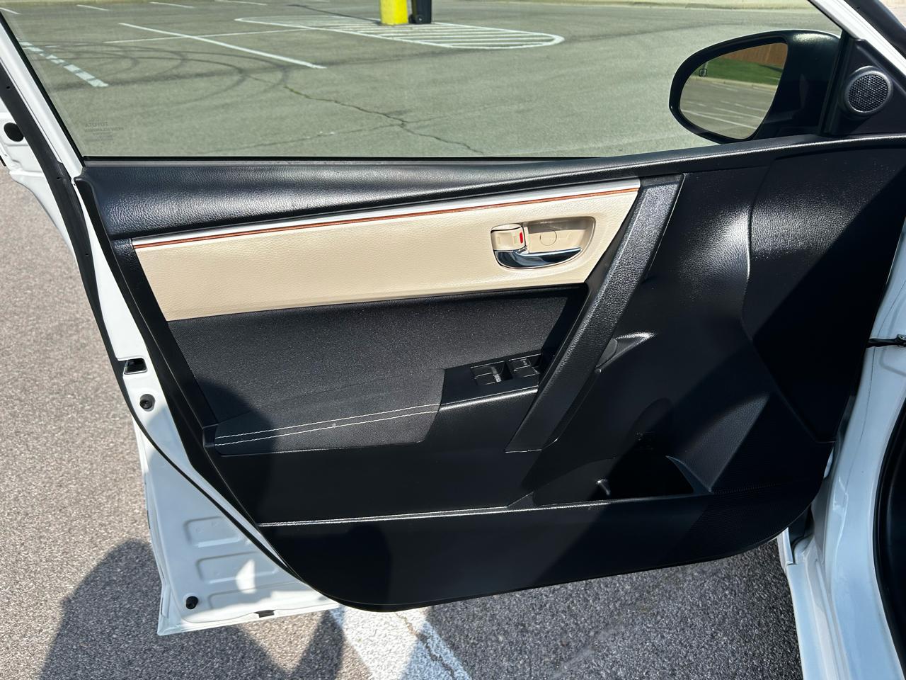 Toyota Corolla LE Plus CVT 2016