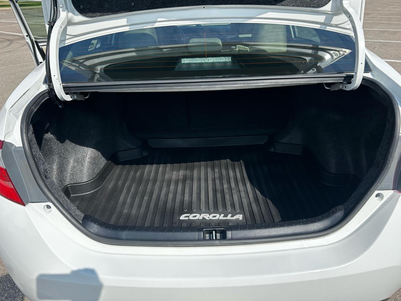 Toyota Corolla LE Plus CVT 2016