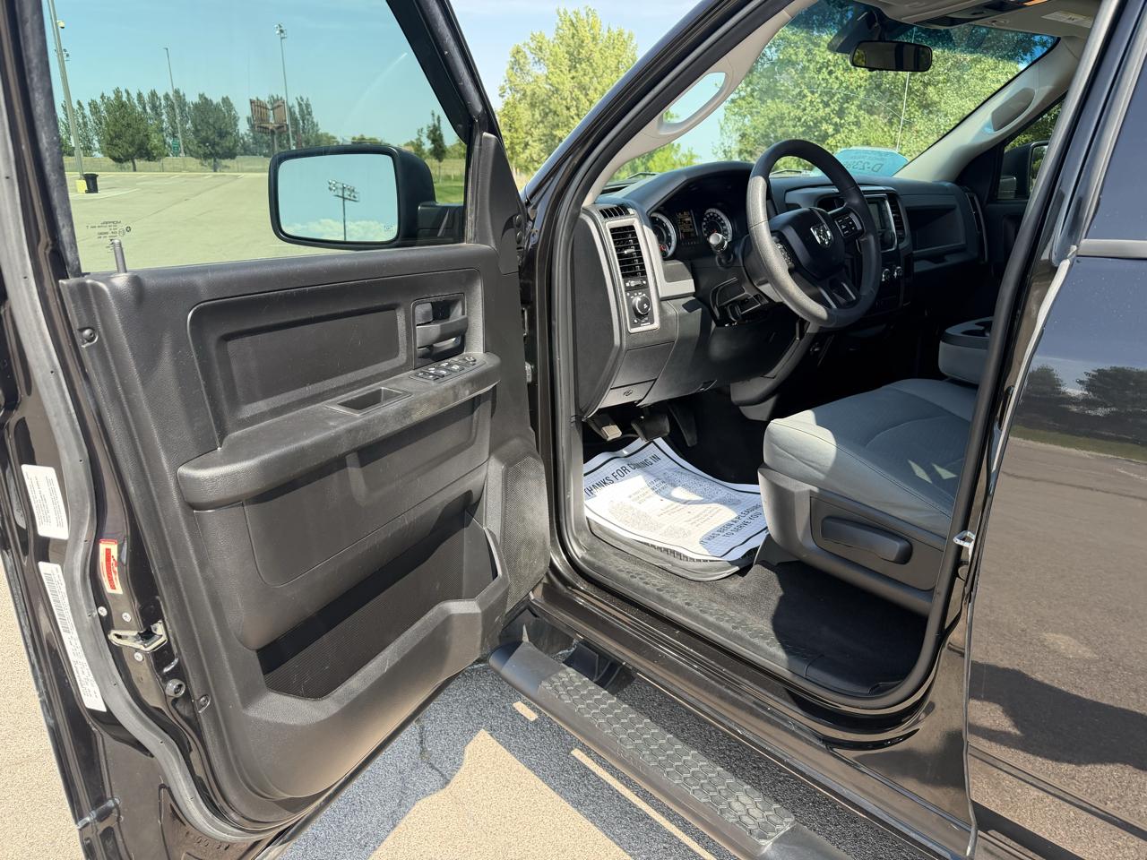 RAM 1500 Tradesman Crew Cab SWB 4WD 2018