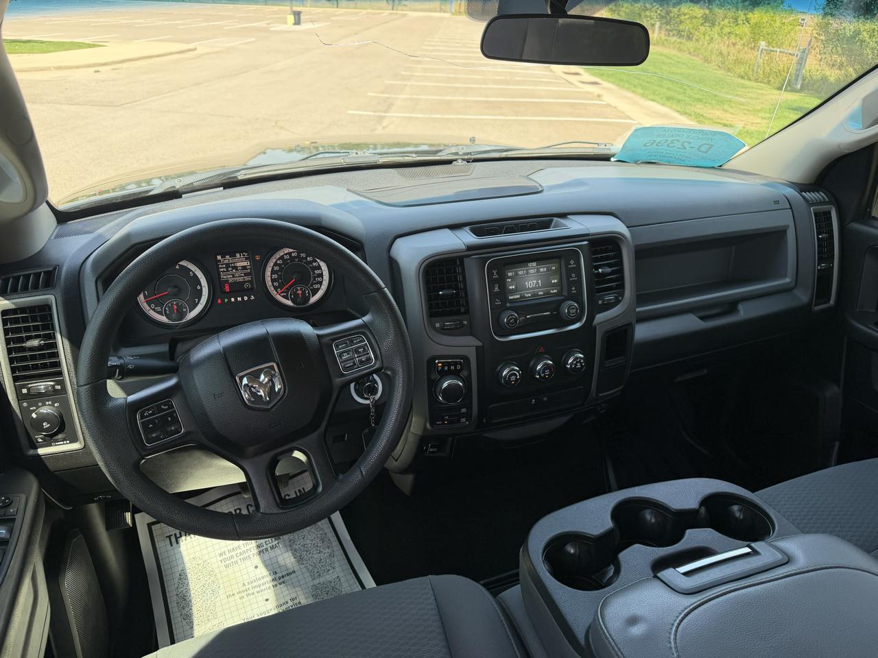 RAM 1500 Tradesman Crew Cab SWB 4WD 2018