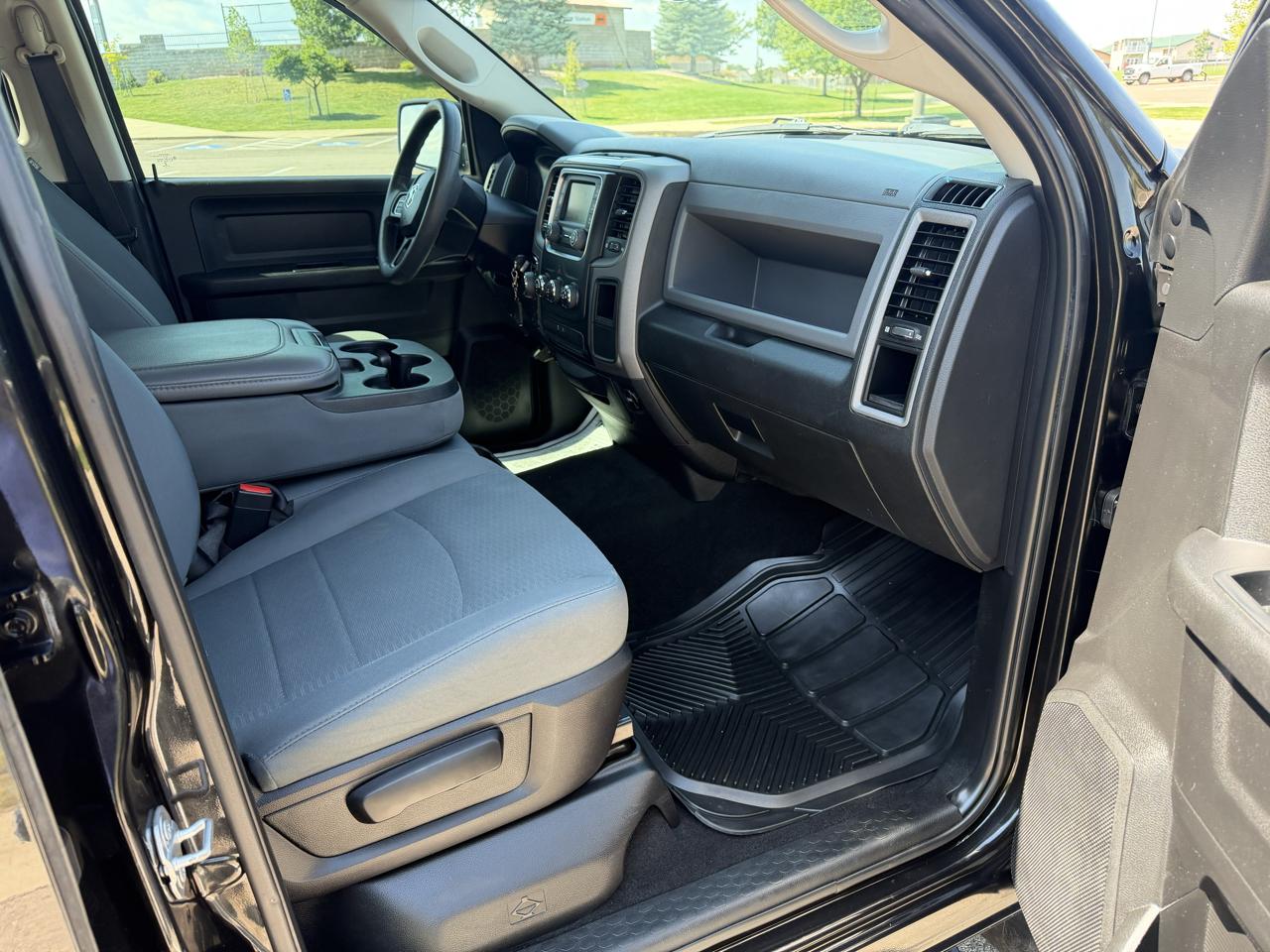 RAM 1500 Tradesman Crew Cab SWB 4WD 2018